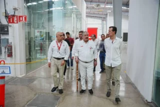 inauguración de nueva línea en embotellador nayar