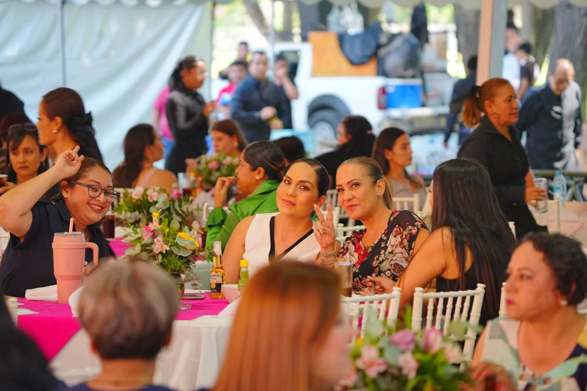 Grupo Álica festeja a las mamás