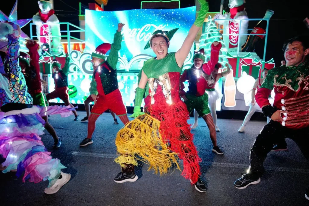 Caravana Coca-Cola 2025 - Bailarines navideños