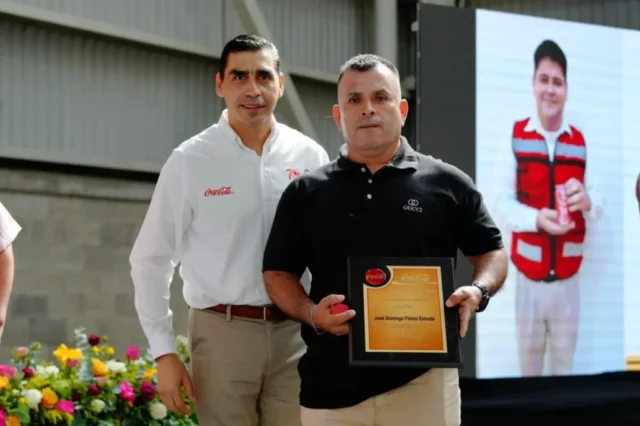 Grupo Álica reconoce lealtad de 78 colaboradores a través de Grupo Embotellador Nayar en Bahía de Banderas (01)