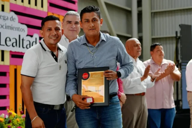 Grupo Álica reconoce lealtad de 78 colaboradores a través de Grupo Embotellador Nayar en Bahía de Banderas (12) grupo alica reconoce lealtad colaboradores