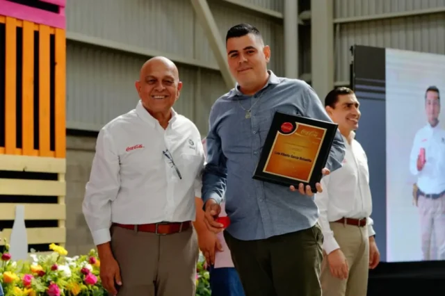 Grupo Álica reconoce lealtad de 78 colaboradores a través de Grupo Embotellador Nayar en Bahía de Banderas (18)