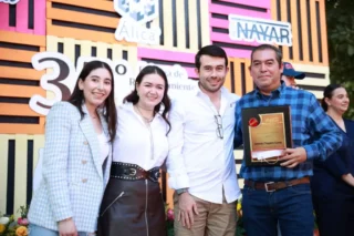grupo embotellador nayar entrega reconocimientos