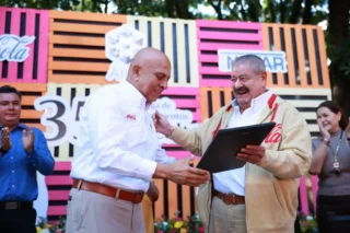 grupo embotellador nayar entrega reconocimientos