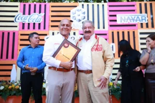 grupo embotellador nayar entrega reconocimientos