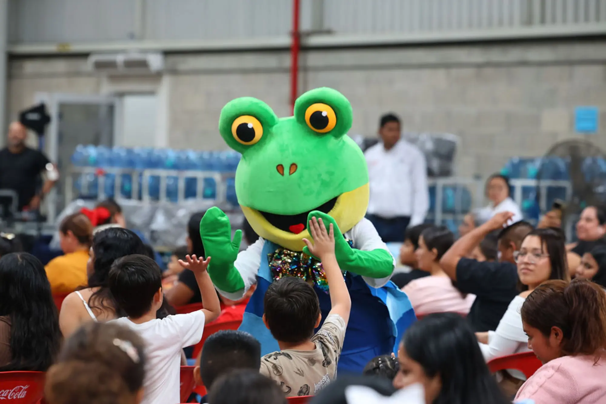 Posada infantil reúne a familias del centro de distribución San Vicente